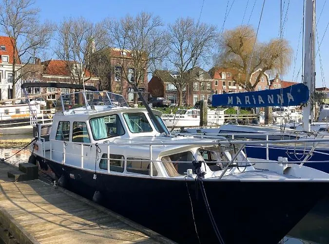 Boot & Breakfast - Slapen Op Het Water